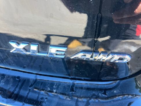 Used 2018 Toyota Highlander XLE AWD/4WD image 32