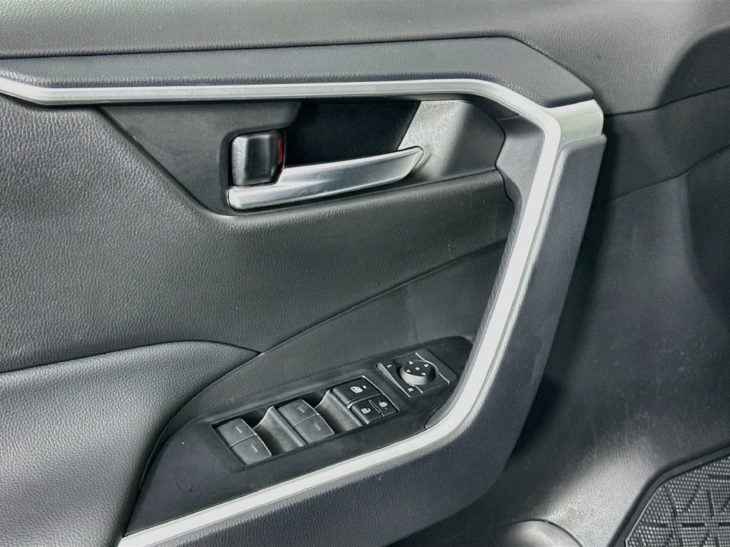 Certified 2025 Toyota RAV4 XLE w/ Convenience Package FWD image 18