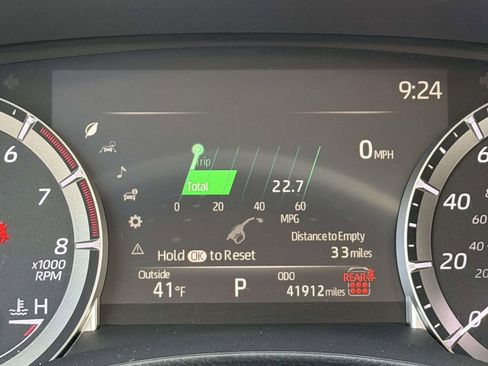 Certified 2024 Toyota Highlander LE image 10