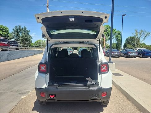 Used 2023 Jeep Renegade Trailhawk AWD/4WD image 13