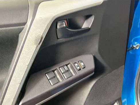 Used 2016 Toyota RAV4 LE FWD image 17