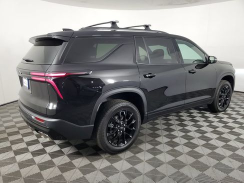 Used 2026 Chevrolet Traverse LT w/ Midnight/Sport Edition FWD image 4