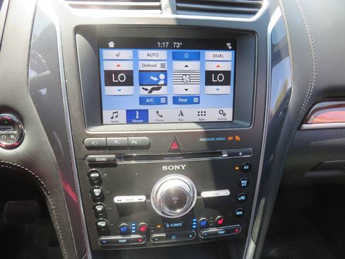 Used 2018 Ford Explorer Platinum AWD/4WD image 20