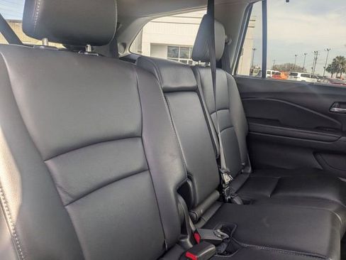 Used 2021 Honda Pilot Touring image 39