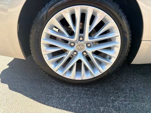 Used 2018 Lexus ES 350 w/ Luxury Package w/Wood Trim FWD image 44