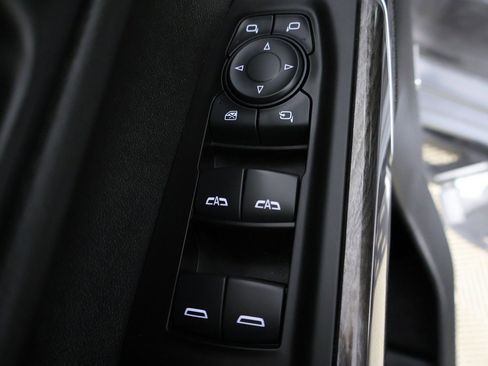 Used 2020 Chevrolet Silverado 1500 LTZ w/ LTZ Convenience Package image 31