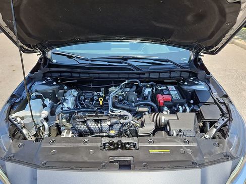 Used 2025 Nissan Altima 2.5 SV FWD image 27