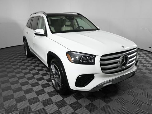 Used 2026 Mercedes-Benz GLS 450 4MATIC image 25