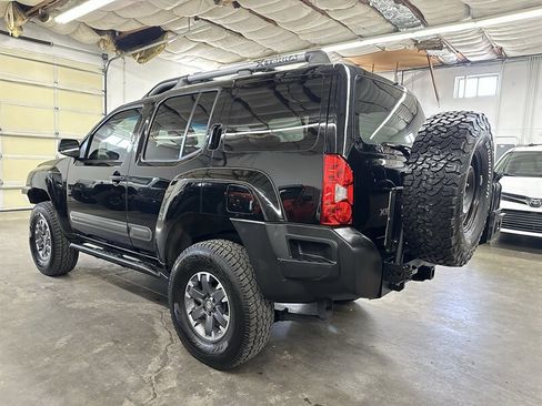 Used 2015 Nissan Xterra PRO-4X w/ Pro-4x Leather Package image 5