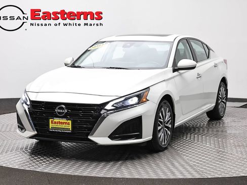Used 2023 Nissan Altima 2.5 SV w/ SV Premium Package AWD/4WD image 1