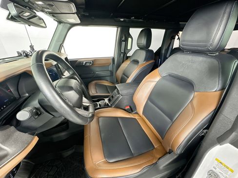 Used 2024 Ford Bronco Outer Banks image 21