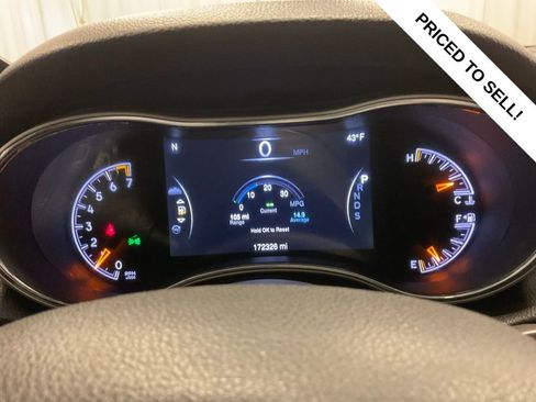 Used 2014 Jeep Grand Cherokee Limited w/ Trailer Tow Group IV AWD/4WD image 2