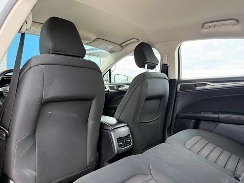 Used 2020 Ford Fusion SE FWD image 14