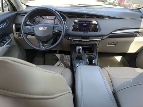 Used 2019 Cadillac XT4 Premium Luxury image 13