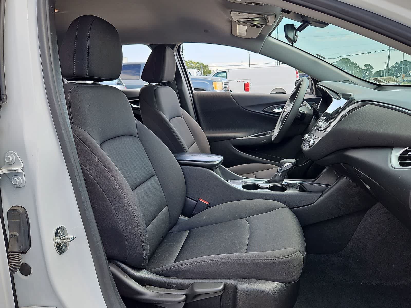 Used 2023 Chevrolet Malibu LT FWD image 33