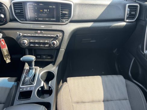Used 2020 Kia Sportage LX AWD/4WD image 13