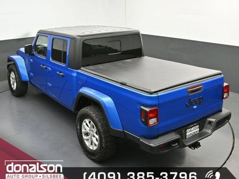 Used 2023 Jeep Gladiator Sport AWD/4WD image 20