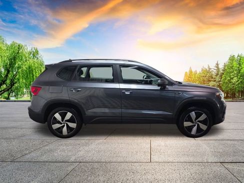 Certified 2024 Volkswagen Taos S image 3