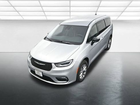 New 2026 Chrysler Pacifica Select image 12
