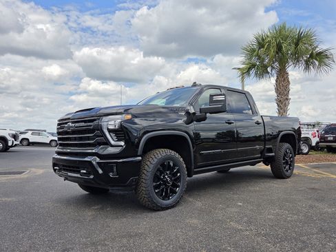 New 2026 Chevrolet Silverado 2500 High Country w/ Midnight Edition AWD/4WD image 2