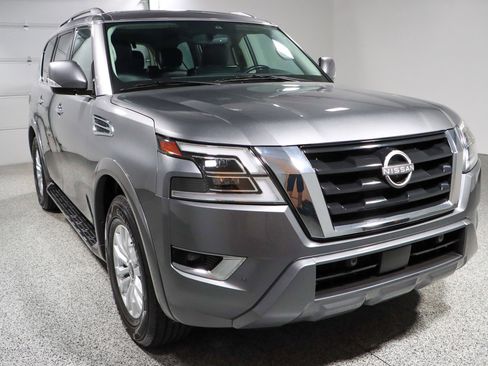 Used 2023 Nissan Armada SV image 5