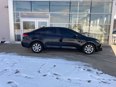 Used 2023 Toyota Corolla LE w/ Carpet Mat Package (TMS) image 4