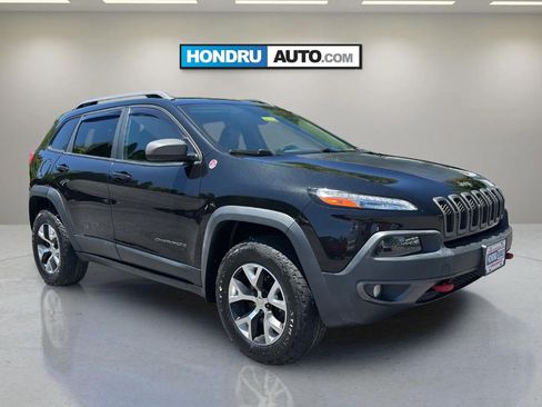 Used 2014 Jeep Cherokee Trailhawk w/ Cold Weather Group AWD/4WD image 2