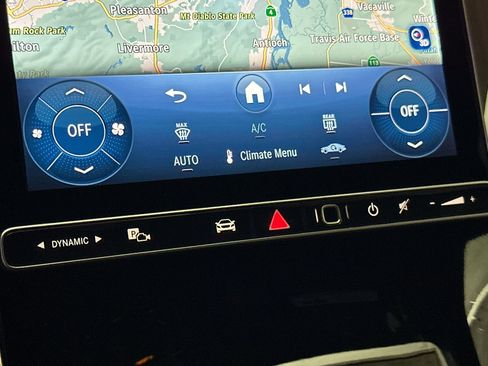 Used 2026 Mercedes-Benz GLC 300 image 25