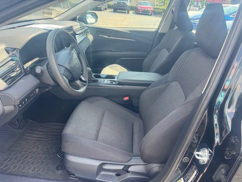 Used 2025 Toyota Camry LE FWD image 12
