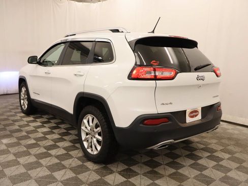 Used 2015 Jeep Cherokee Limited w/ Luxury Group AWD/4WD image 3