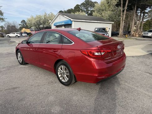 Used 2017 Hyundai Sonata SE w/ Cargo Package image 4