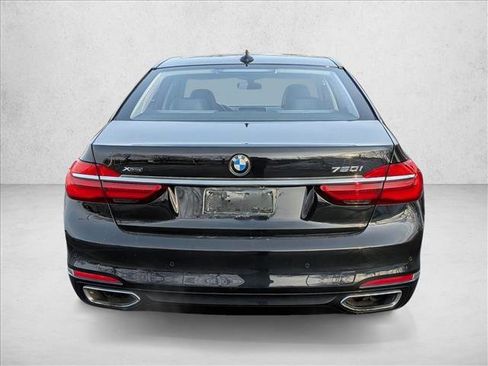 Used 2017 BMW 750i xDrive image 6