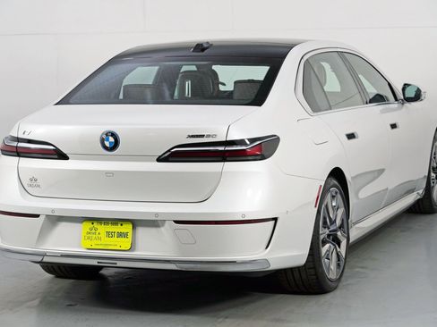 Used 2023 BMW i7 xDrive60 AWD/4WD image 60