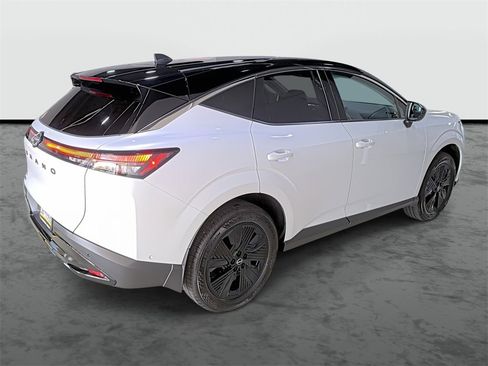 New 2025 Nissan Murano SV image 4