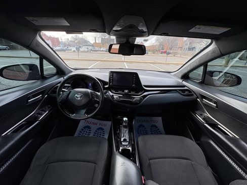 Used 2019 Toyota C-HR XLE image 26