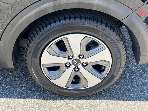 Used 2019 Kia Niro EX Premium w/ Sunroof Package image 19