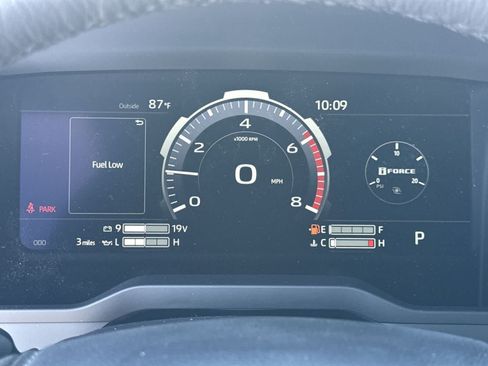 Used 2026 Toyota Tundra Limited AWD/4WD image 29