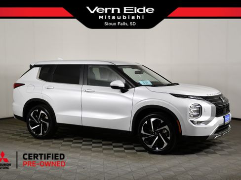Used 2024 Mitsubishi Outlander SE AWD/4WD image 1