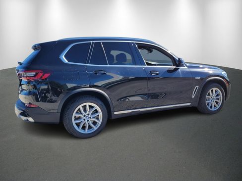 Used 2023 BMW X5 xDrive45e w/ Parking Assistance Package image 7