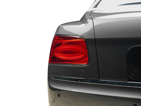 Used 2017 Bentley Flying Spur S V8 AWD/4WD image 17