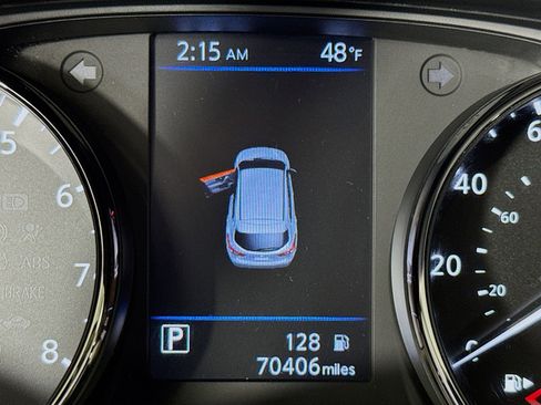 Used 2019 Nissan Rogue Sport S image 15