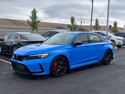 Used 2025 Honda Civic Type R image 1