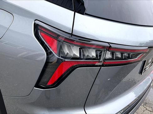 Used 2025 Chevrolet Equinox LT image 27