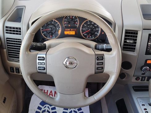 Used 2010 Nissan Titan LE image 18