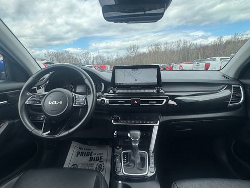 Used 2023 Kia Seltos EX AWD/4WD image 6