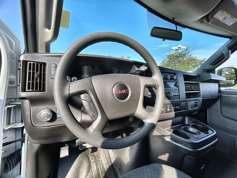 Used 2024 GMC Savana 2500 w/ Driver Convenience Package image 10