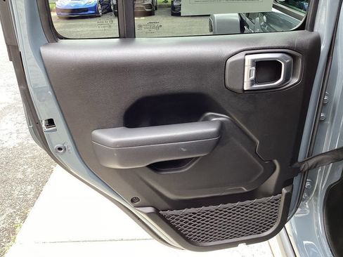 Used 2024 Jeep Wrangler Unlimited AWD/4WD image 44
