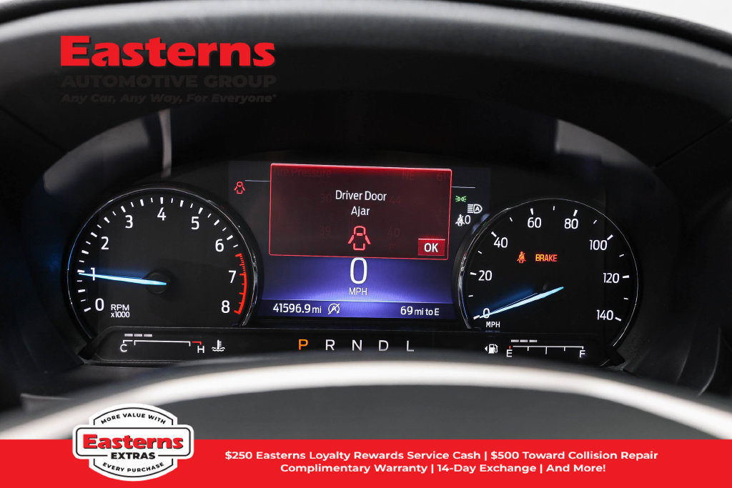 Used 2023 Ford Explorer XLT AWD/4WD image 19