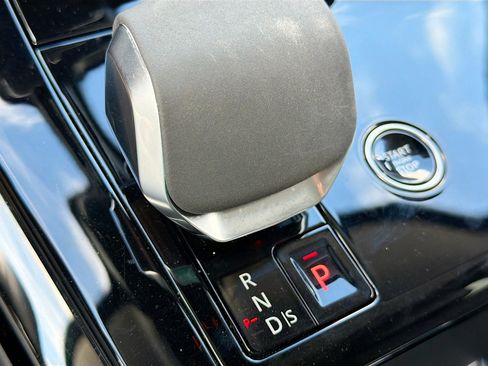 Used 2024 Land Rover Range Rover Sport SE image 30