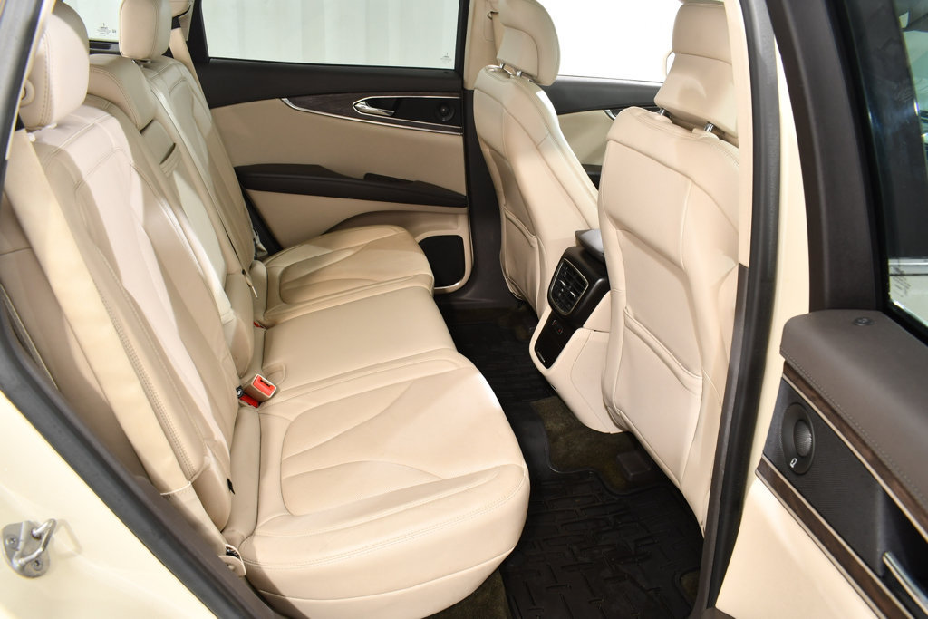 Used 2016 Lincoln MKX Reserve w/ Technology Package AWD/4WD image 19